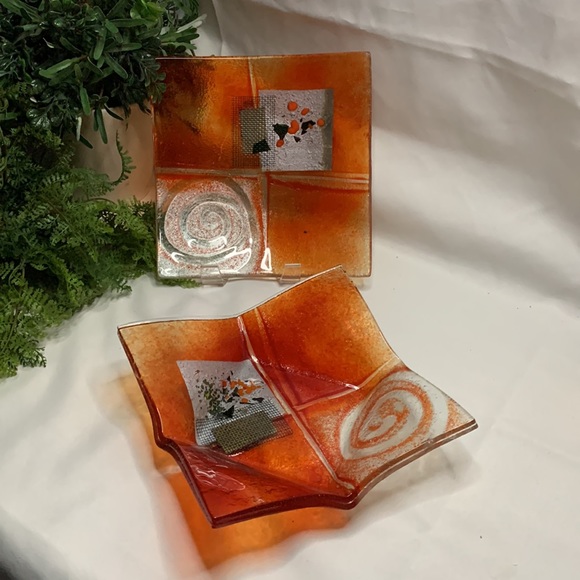 Handmade orange and silver fused glass decorative plates set of 2 - Picture 1 of 12
